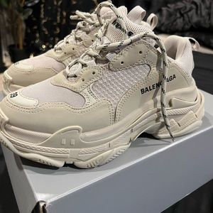 Balenciaga Triple S chunky sneaker